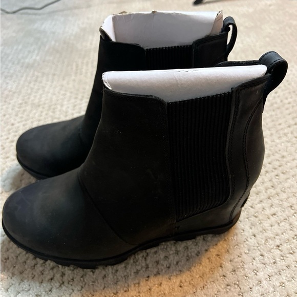 Sorel Shoes - Sorel Women Wedge Platform Chelsea Boot Size 9